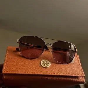 Tory Burch | Accessories | Nic Tory Burch Navigator  display picture 3